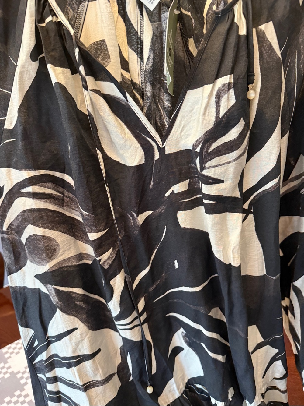 H&M Black & White Tropical Print Dress - Picture 7 of 8